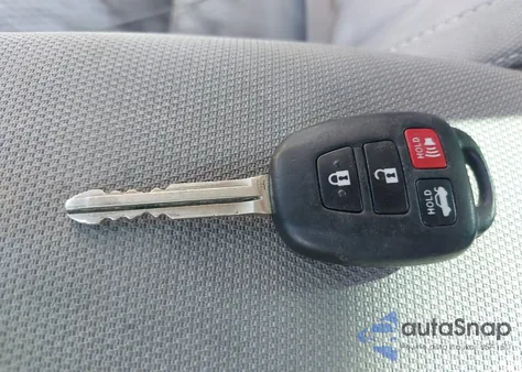 2016 Toyota Corolla Le z USA, uszkodzony, nr VIN 2T1BURHE9GC626616